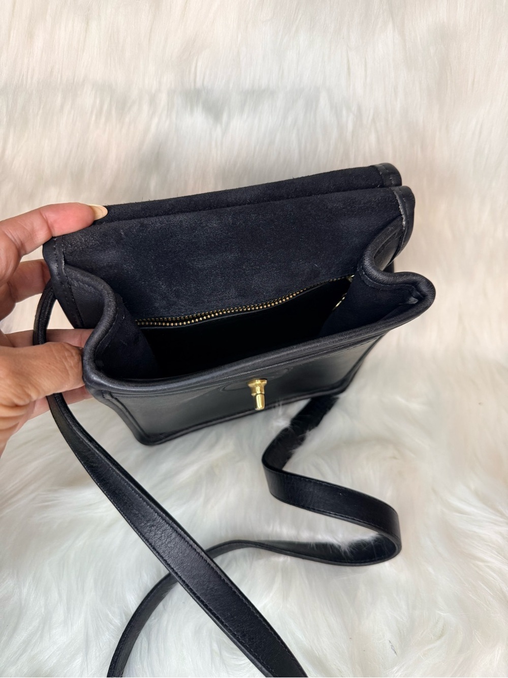 Classic Coach Court Bag Black Leather Crossbody Bag - Picture 4 of 9